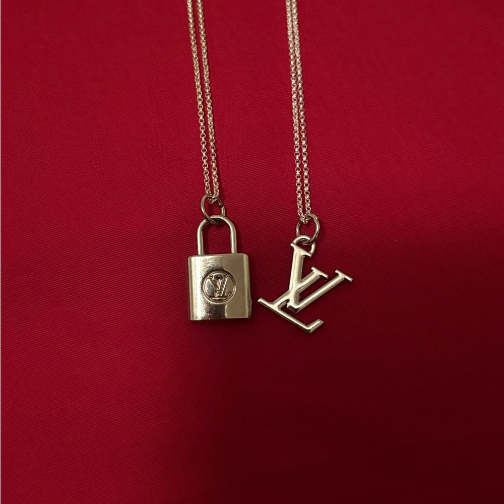 Louis Vuitton Zipper Pull Charm Pendant Necklace Set